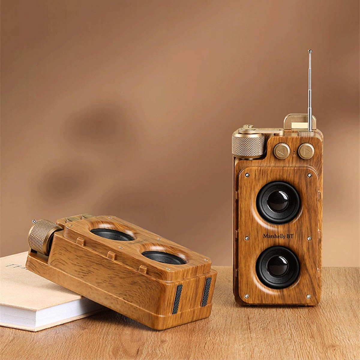 radio mic portabil retro vintage din lemn